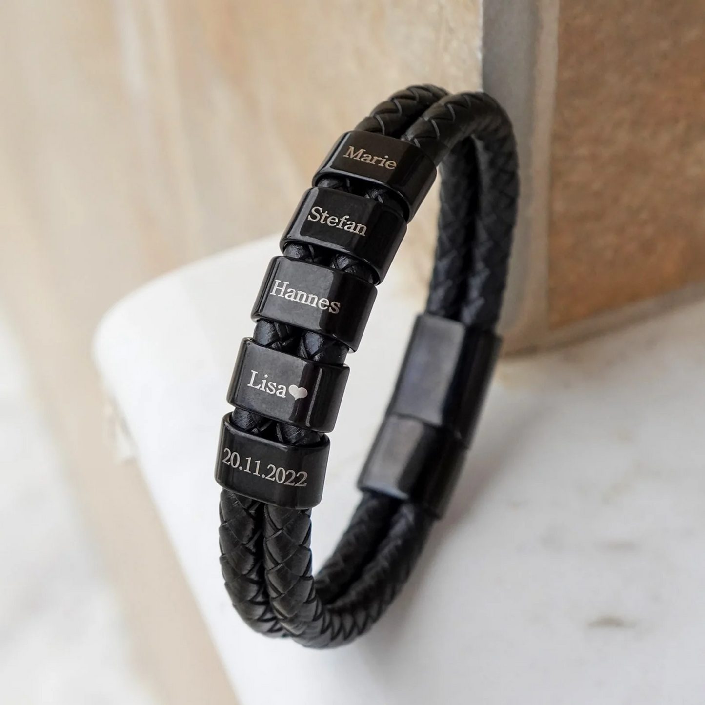 Bracciale in Pelle con Perle Incise
